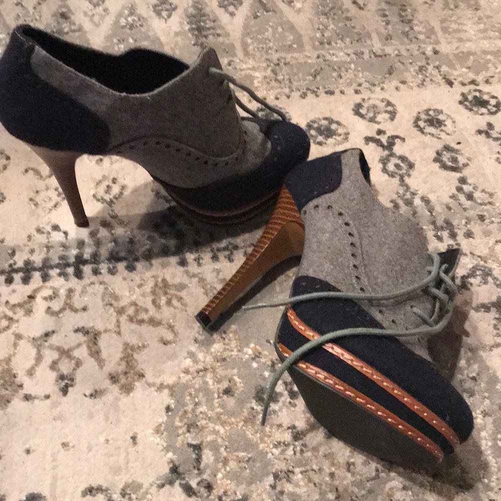 Oxford flannel heeled lace up shoes
